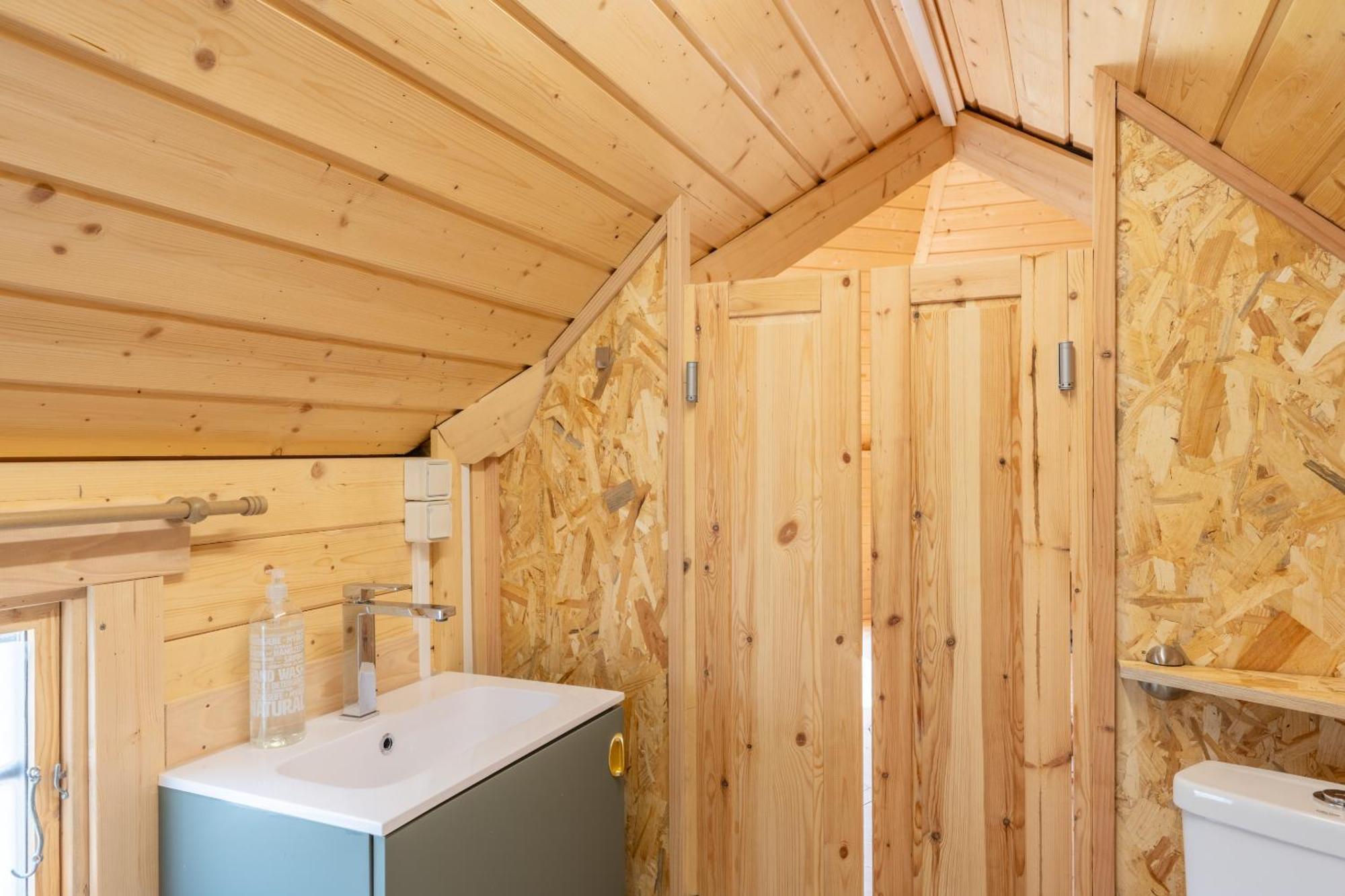 Logements Insolites A La Ferme - Yourte, Kota Ou Pod Farbus 客房 照片