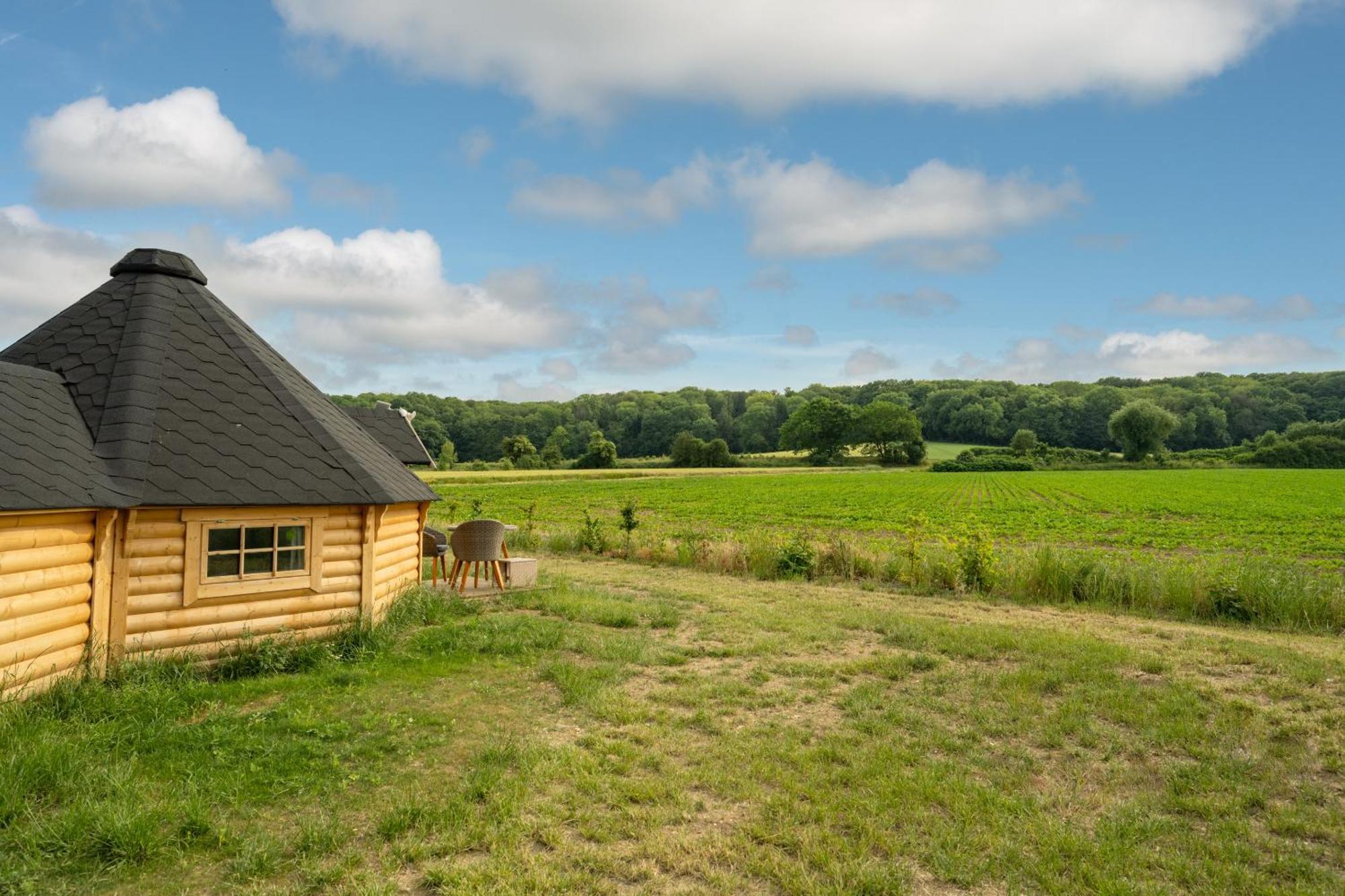 Logements Insolites A La Ferme - Yourte, Kota Ou Pod Farbus 客房 照片